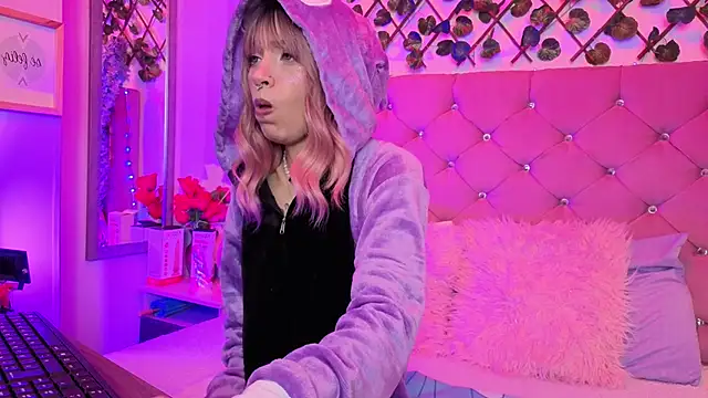 lauren evans96 online show from 02/18/26, 02:18