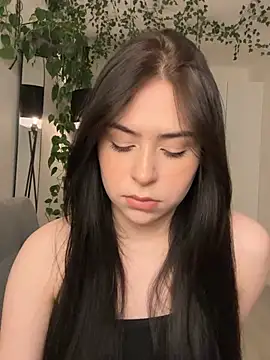 Snapshot of _SweetCandyy chatting on 03/19/25, 12:04  SweetCandyy online show from 03/19/25, 12:04