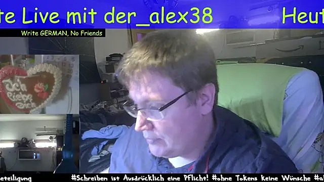 Snapshot of der_alex38 chatting on 03/17/25, 07:15 der alex38 online show from 03/17/25, 07:15