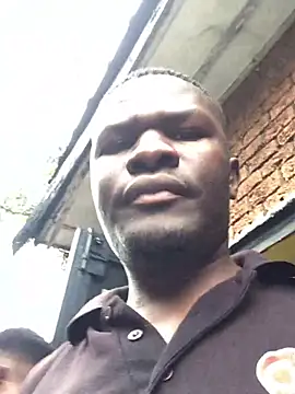 Snapshot of HutchMansell chatting on 12/18/24, 06:32 HutchMansell online show from 12/18/24, 06:32