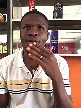 Snapshot of HutchMansell chatting on 12/25/24, 12:05 HutchMansell online show from 12/25/24, 12:05