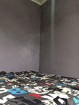 Snapshot of HutchMansell chatting on 12/30/24, 05:04 HutchMansell online show from 12/30/24, 05:04