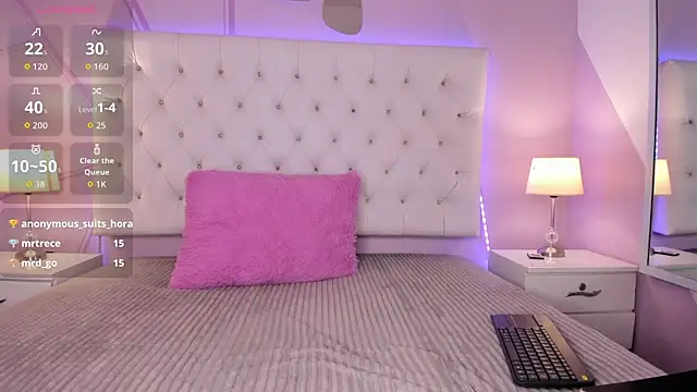 Nicol Betancur online show from 11/13/25, 03:49