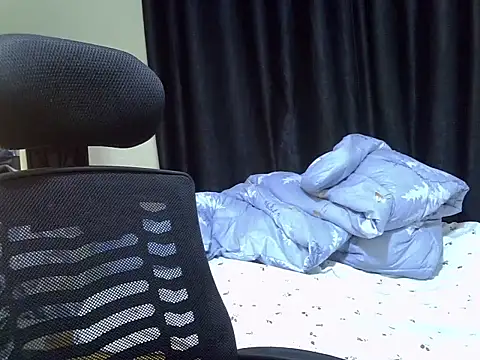 Snapshot of Horny-slut_ chatting on 09/30/25, 04:17 Horny-slut online show from 09/30/25, 04:17