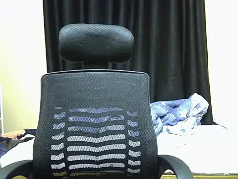 Snapshot of Horny-slut_ chatting on 11/14/25, 05:28 Horny-slut online show from 11/14/25, 05:28