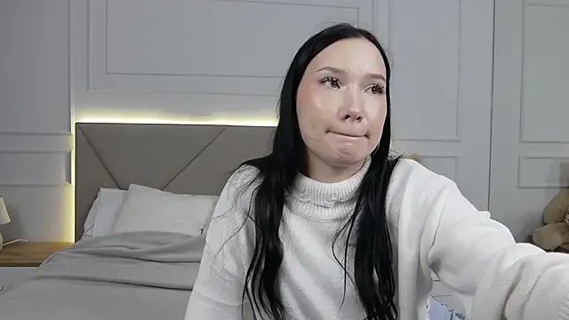 LeilaLow online show from 09/09/25, 11:32