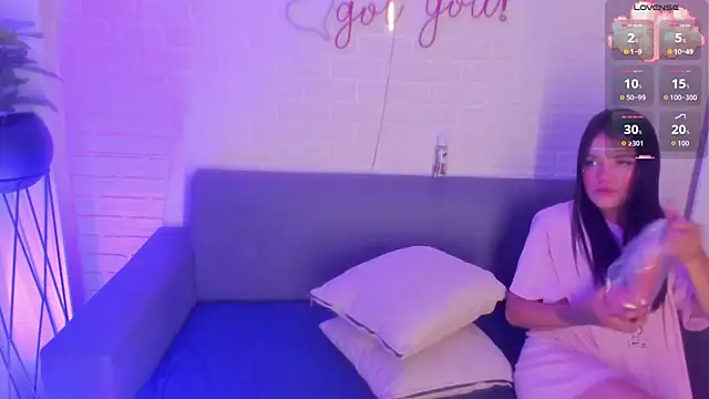 karina gomez 18 online show from 09/11/25, 11:21