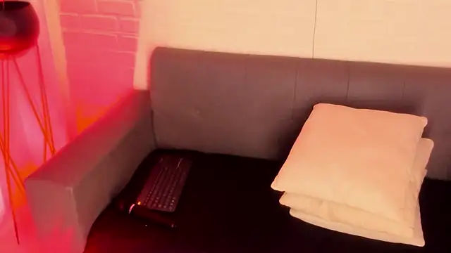 karina gomez 18 online show from 11/28/25, 11:24