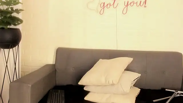 karina gomez 18 online show from 12/22/25, 11:29