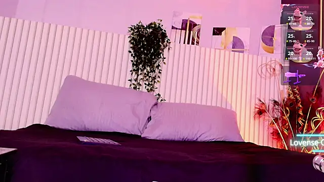 Snapshot of karina_gomez_18 chatting on 07/10/26, 11:24 karina gomez 18 online show from 07/10/26, 11:24