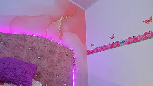 Snapshot of Bella__sweet chatting on 01/18/25, 09:55 Bella sweet online show from 01/18/25, 09:55