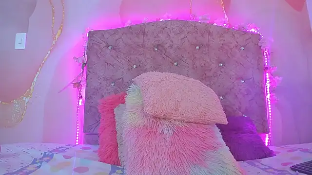 Snapshot of Bella__sweet chatting on 01/21/25, 09:57 Bella sweet online show from 01/21/25, 09:57