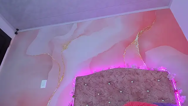 Snapshot of Bella__sweet chatting on 01/27/25, 06:52 Bella sweet online show from 01/27/25, 06:52