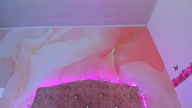 Snapshot of Bella__sweet chatting on 02/05/25, 06:59 Bella sweet online show from 02/05/25, 06:59