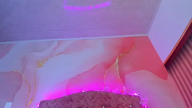 Snapshot of Bella__sweet chatting on 03/01/25, 07:04 Bella sweet online show from 03/01/25, 07:04