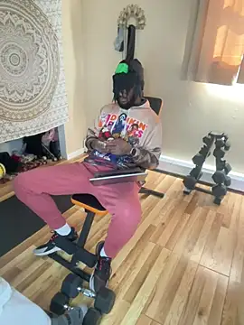 Snapshot of Luluof chatting on 03/18/25, 05:31 Luluof online show from 03/18/25, 05:31