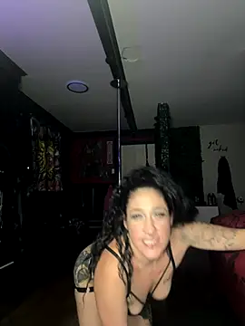 Snapshot of Luluof chatting on 09/23/25, 08:39 Luluof online show from 09/23/25, 08:39