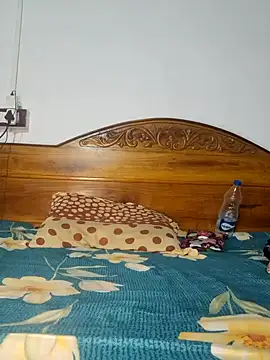 Snapshot of royaldoll-143 chatting on 12/22/24, 08:14 royaldoll-143 online show from 12/22/24, 08:14