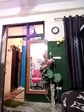 Snapshot of royaldoll-143 chatting on 03/21/25, 05:32 royaldoll-143 online show from 03/21/25, 05:32