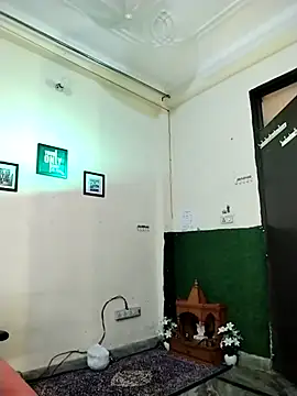 Snapshot of royaldoll-143 chatting on 03/22/25, 03:42 royaldoll-143 online show from 03/22/25, 03:42