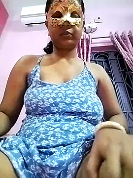 Snapshot of royaldoll-143 chatting on 10/29/25, 03:14 royaldoll-143 online show from 10/29/25, 03:14