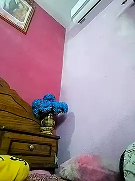 Snapshot of royaldoll-143 chatting on 11/02/25, 05:48 royaldoll-143 online show from 11/02/25, 05:48