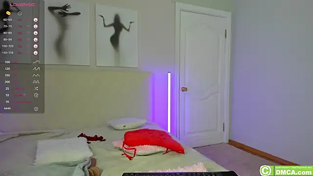 Snapshot of LikaKlint chatting on 01/16/25, 11:04 LikaKlint online show from 01/16/25, 11:04