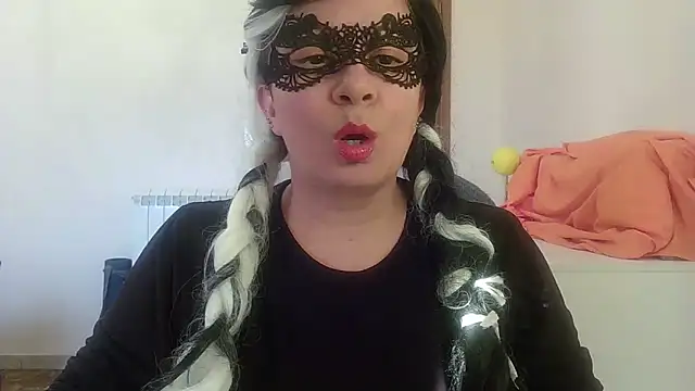 Ninalapiccolina online show from 11/26/25, 03:24