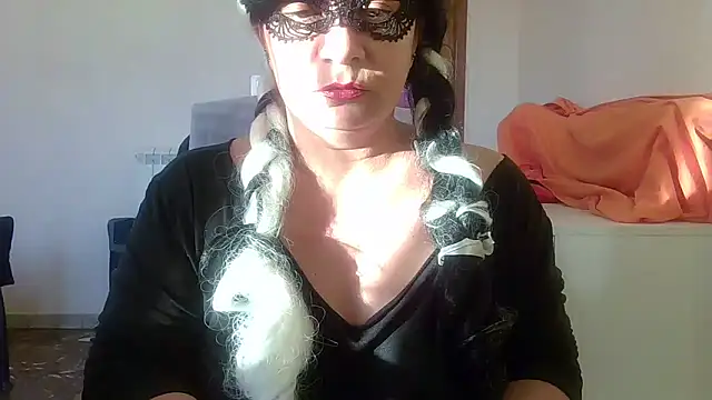 Ninalapiccolina online show from 12/17/25, 03:07