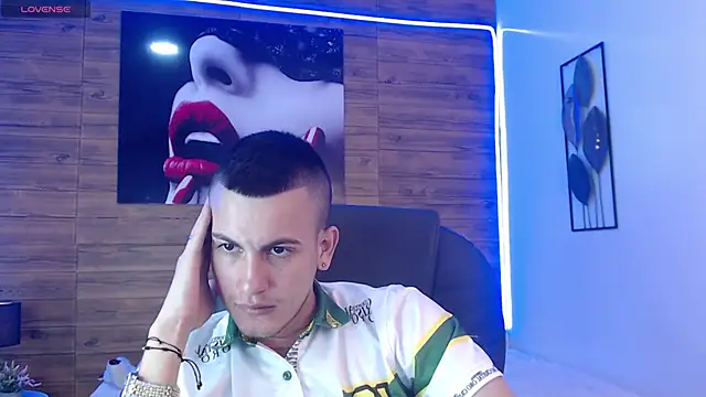 Snapshot of Cerokershelby chatting on 12/27/24, 06:14 Cerokershelby online show from 12/27/24, 06:14