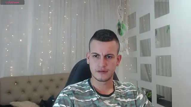 Snapshot of Cerokershelby chatting on 12/29/24, 06:14 Cerokershelby online show from 12/29/24, 06:14