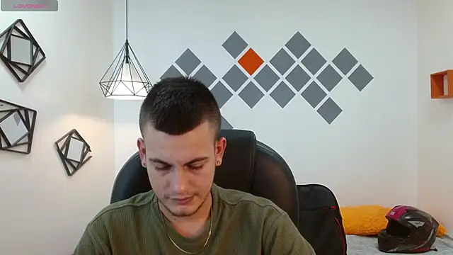 Snapshot of Cerokershelby chatting on 01/03/25, 07:18 Cerokershelby online show from 01/03/25, 07:18