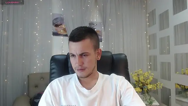 Snapshot of Cerokershelby chatting on 01/05/25, 07:28 Cerokershelby online show from 01/05/25, 07:28