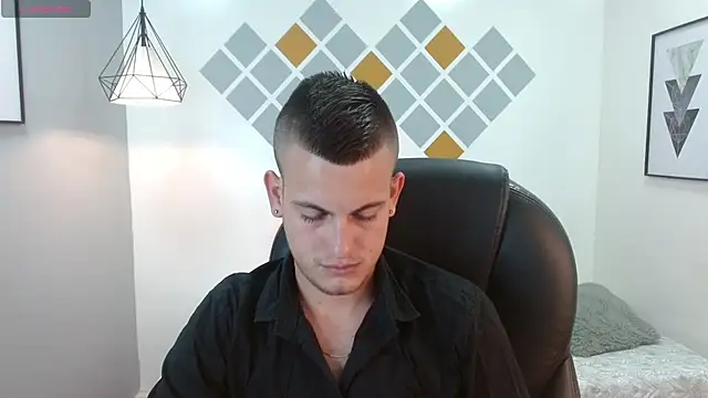 Snapshot of Cerokershelby chatting on 02/06/25, 08:13 Cerokershelby online show from 02/06/25, 08:13