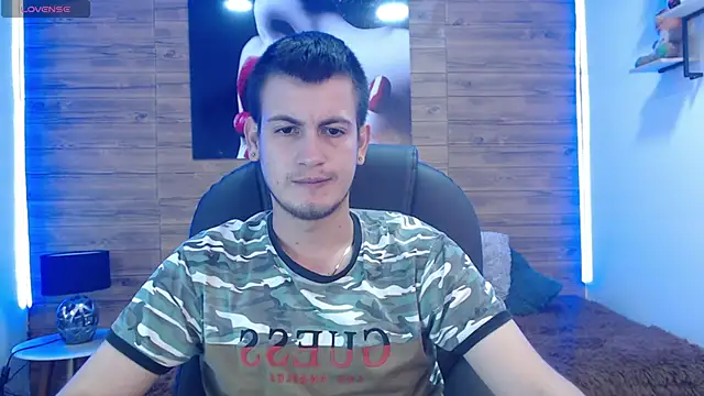 Snapshot of Cerokershelby chatting on 03/13/25, 05:43 Cerokershelby online show from 03/13/25, 05:43