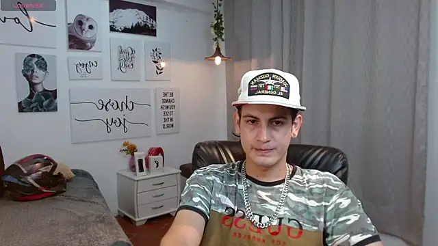 Snapshot of Cerokershelby chatting on 10/07/25, 07:44 Cerokershelby online show from 10/07/25, 07:44