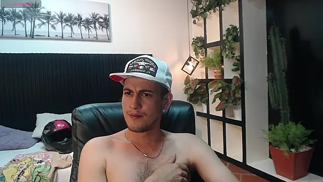 Snapshot of Cerokershelby chatting on 11/28/25, 11:24 Cerokershelby online show from 11/28/25, 11:24