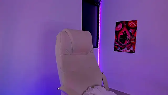 Snapshot of Cheelsea_ chatting on 03/06/25, 04:30 Cheelsea  online show from 03/06/25, 04:30