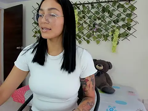 ASIAM BRUNET online show from 09/27/25, 06:13