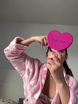 Snapshot of julialupato1606 chatting on 02/12/25, 03:38 julialupato1606 online show from 02/12/25, 03:38