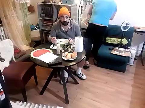 Snapshot of lextalon chatting on 12/01/24, 10:43 lextalon online show from 12/01/24, 10:43