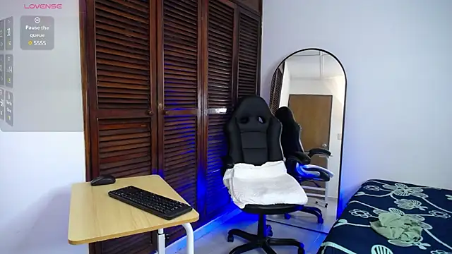 Snapshot of karoll_marquez chatting on 02/05/25, 06:37 karoll marquez online show from 02/05/25, 06:37