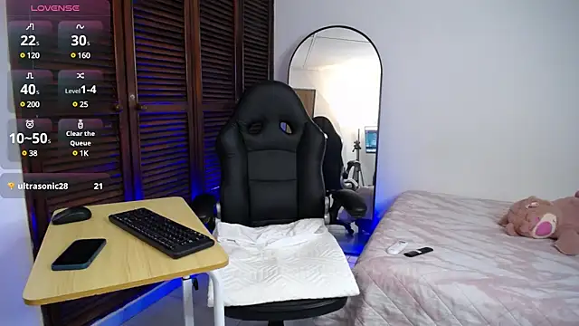 Snapshot of karoll_marquez chatting on 03/12/25, 11:33 karoll marquez online show from 03/12/25, 11:33