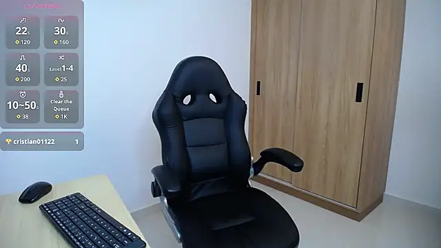 Snapshot of karoll_marquez chatting on 11/21/25, 11:36 karoll marquez online show from 11/21/25, 11:36