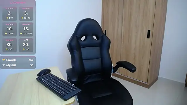 Snapshot of karoll_marquez chatting on 12/05/25, 04:21 karoll marquez online show from 12/05/25, 04:21