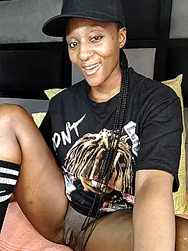 Snapshot of Lucy_Blacksilk chatting on 03/17/25, 02:23 Lucy Blacksilk online show from 03/17/25, 02:23