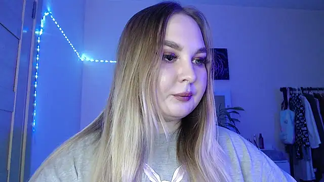 Snapshot of Greeenfriends6969 chatting on 02/06/25, 08:02 Greeenfriends6969 online show from 02/06/25, 08:02