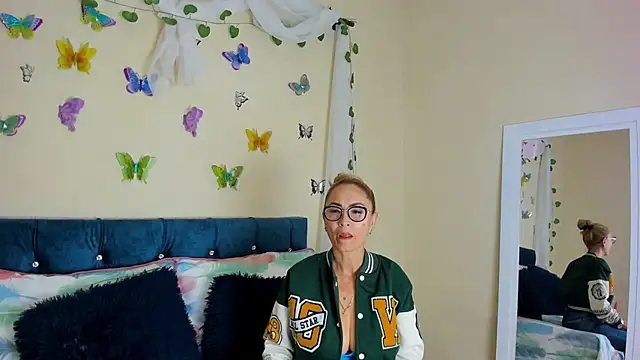 Snapshot of emagarcia chatting on 09/20/25, 07:37 emagarcia online show from 09/20/25, 07:37