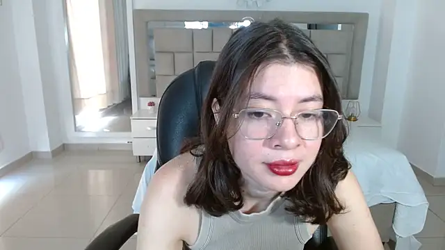 zoecruzz online show from 10/09/25, 03:32