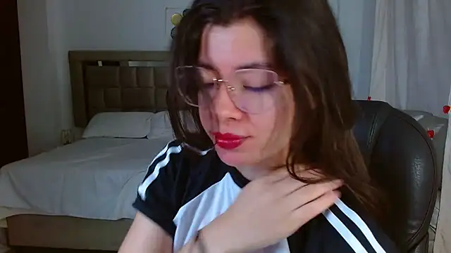 zoecruzz online show from 02/19/26, 01:29